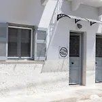 Luna & Terra Syros *