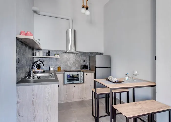 Luna & Terra Syros Apartment