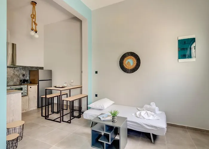 Luna & Terra Syros アパート エルムポリ