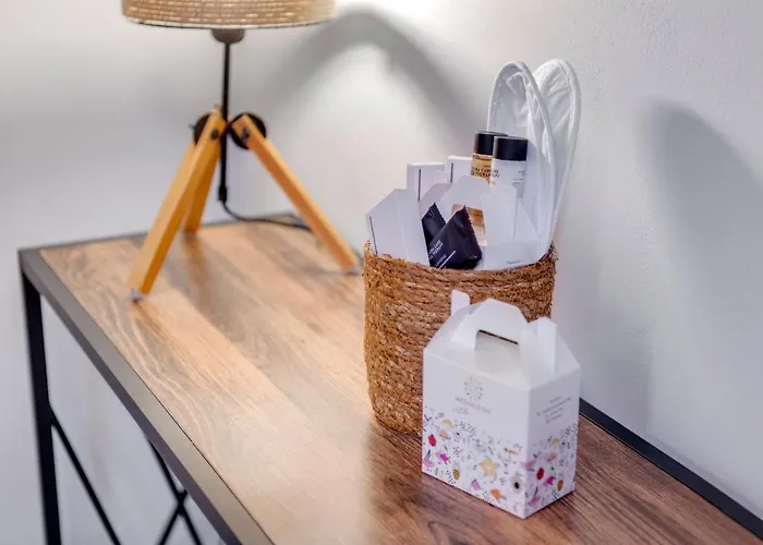 Luna & Terra Syros *