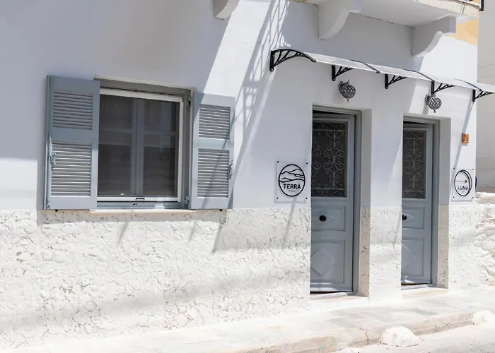 Luna & Terra Syros *