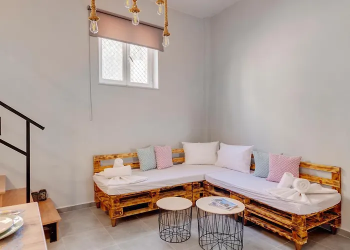 Luna & Terra Syros Apartment