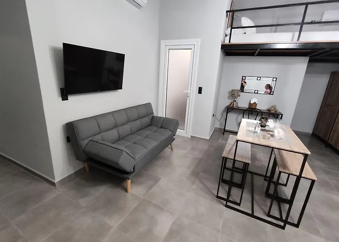 Luna & Terra Syros *